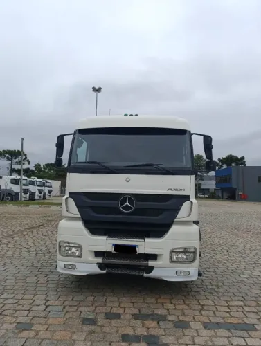 Vende-se Caminhão MERCEDES AXOR 2644