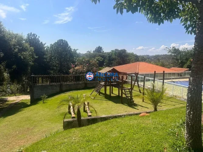 Chácara 5000m² com piscina (Campo Limpo Paulista)