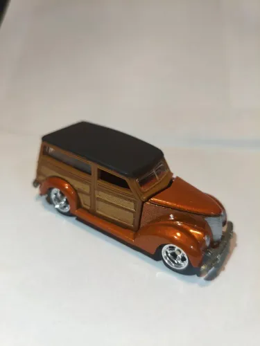 Hot Wheels Ford Woody 1937 '37 Wood Ultra Hots