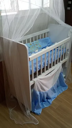 Vendo berço azul e branco