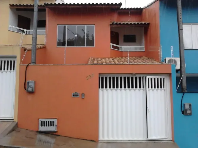 Casa Duplex 2 Suítes, No Bairro Novo Horizonte, Localizada Após 3 Ruas Atrás do Sesi