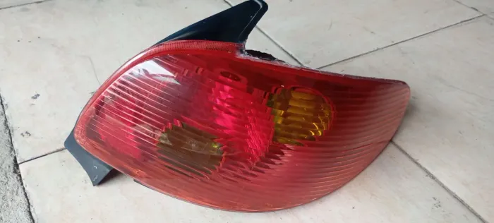 Lanterna traseira Peugeot 206