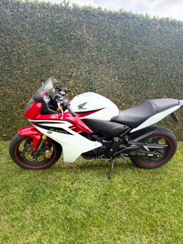 Honda cbr 600 F troco por moto de menor valor