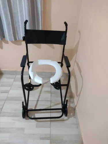 Cadeira de higiene pessoal