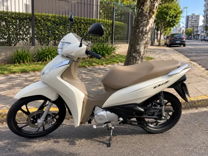 Moto impecável BIZ