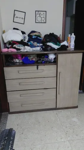 Cama e cômoda a venda 