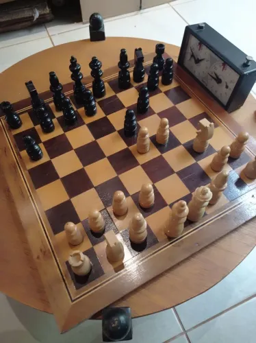 Xadrez tabuleiro em marchetaria + jogo de peças Boticceli