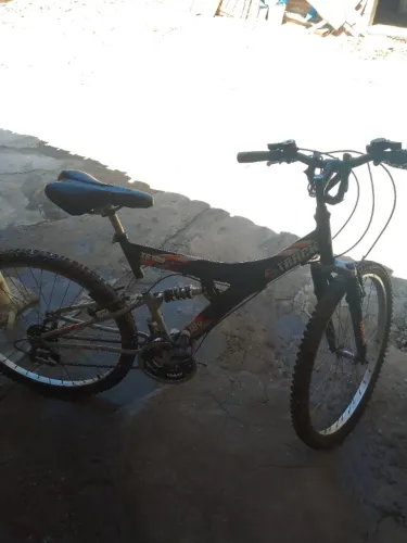 Vende-se uma bicicleta
