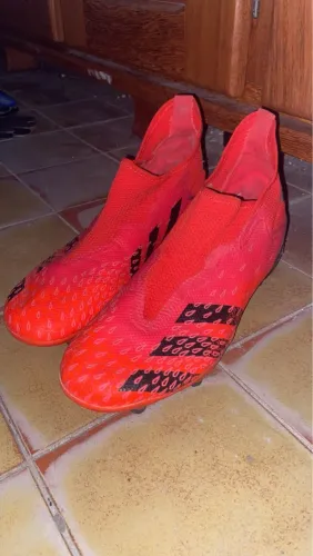 Adidas predator, usado poucas vezes. 