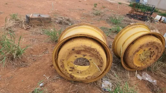 Par de rodas para colhedeira aro 26