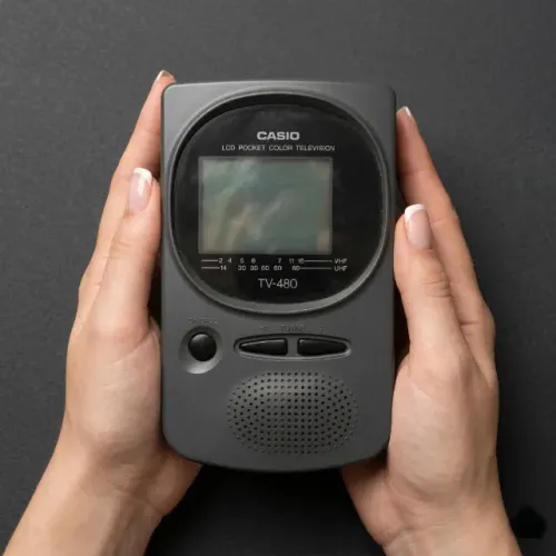 Mini TV Portátil Casio TV-480 LCD Colorida - Relíquia Vintage
