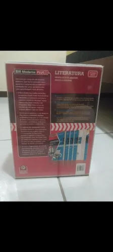 BOX de livros de literatura da editora MODERNA