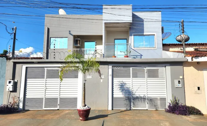 02 Sobrados com edícula e piscina, próximo ao Trevo do Roque, Floresta
