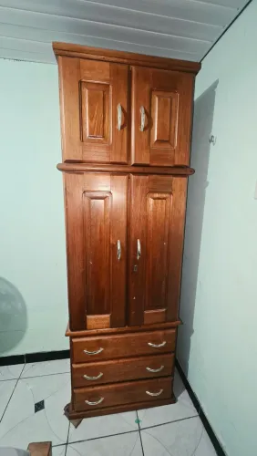 Guarda roupa madeira de lei