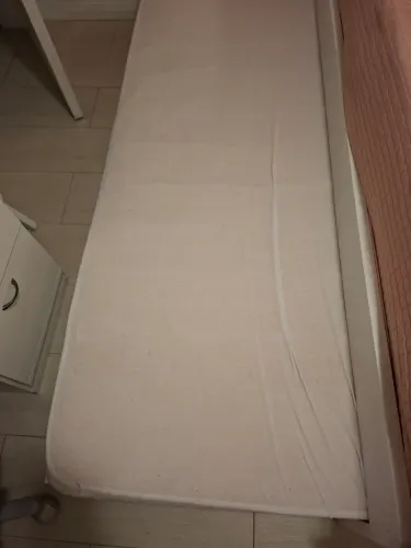 Cama baixa com colchão