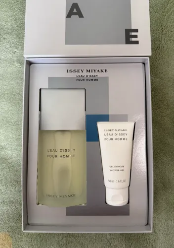 Kit Issey Miyake L?Eau d?Issey Pour Homme 75ml + Shower Gel Novo