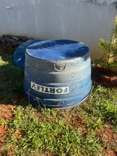Vendo caixa d?água 1000 litros usada