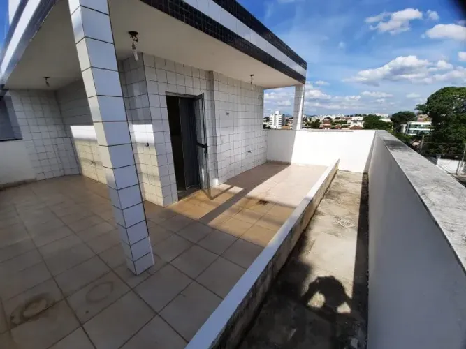 Excelente cobertura 2 quartos Itapoã
