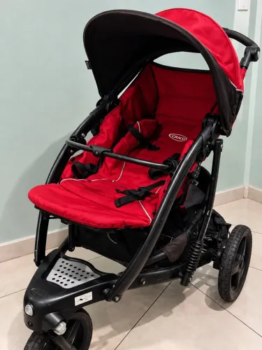 Carrinho de Bebê Reforçado - Suspensão + Capota