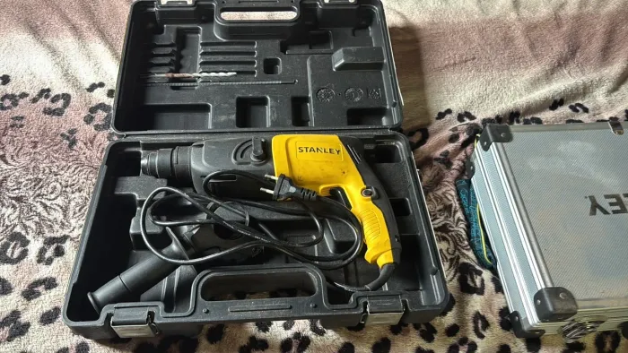 Kit parafusadora e matelete pra vender logo