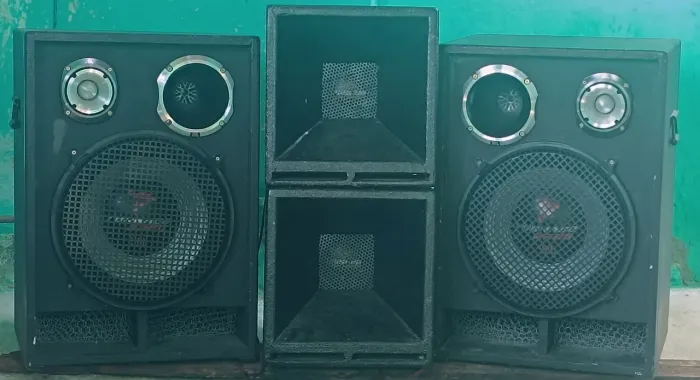 Som C alto-falante JBL e alto-falante de 8 Eros os drive JBL 3.000,00 para não botar preço