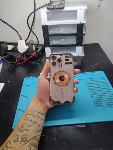 Vendo: troca de telas e vidro traseiro iPhone 