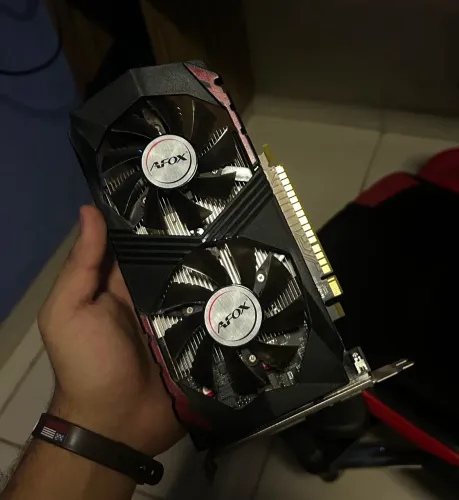 Placa de vídeo GTX 750ti 4gb nvidia