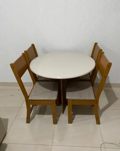 Mesa de jantar redonda 4 cadeiras Alice