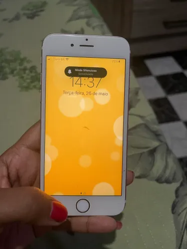 iPhone 6 S 32 giga funcionando perfeitamente vai com carregador 