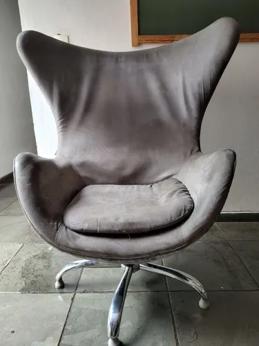 Poltrona egg giratória 