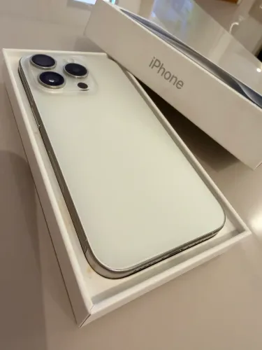 iPhone 15 PRO white titanium 256GB