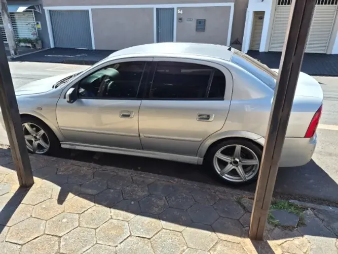 Chevrolet Astra Sedan 2.0/ CD 2.0 MPFI 8V 4P Aut. 2004