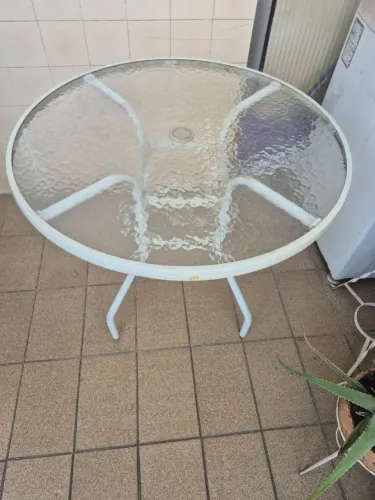 Mesa de jardim com cadeiras