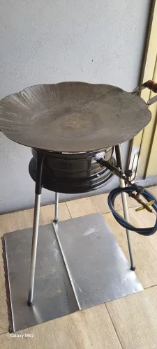 Tachos artesanal, com fogareiro a gás.