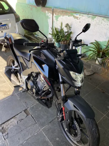 Excelente oportunidade pra quem procura una moto boa, nova é abaixo dá tabela!