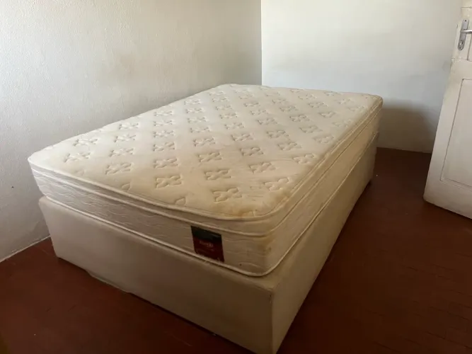 CAMA DE CASAL - 600 reais
