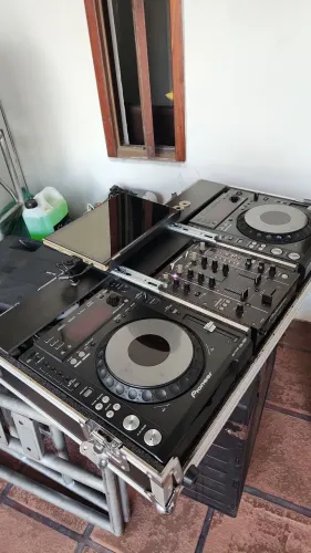 Cdjs Pioneer 850black e Mixer Pioneer DJM 400 na case ...