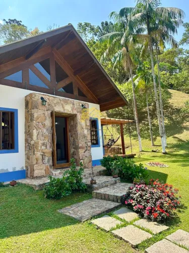 São Francisco Xavier - casa ampla pronta para morar acesso ótimo pomar