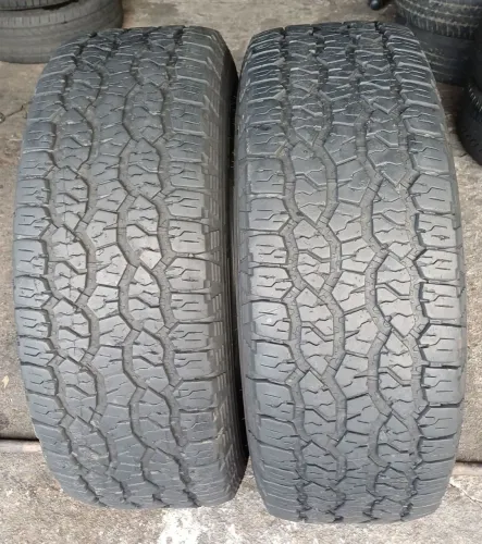 Vende-se par de pneus Goodyear 265/65/17