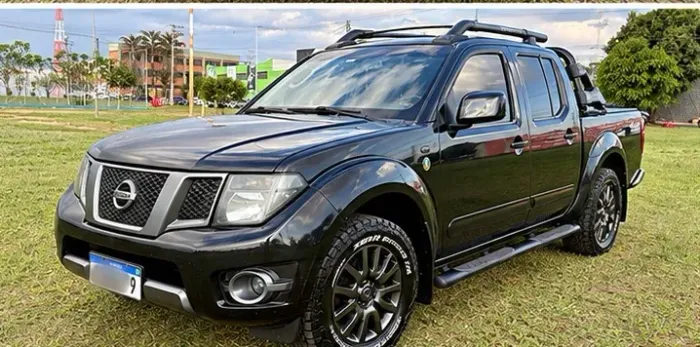 Nissan Frontier SL CD 4X4 2.5tb Diesel AUT 2013