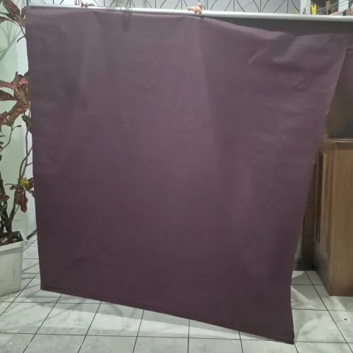 Cortina blackout rolô cor roxo.