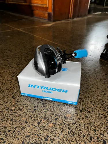 Carretilha INTRUDER 12000 NOVA