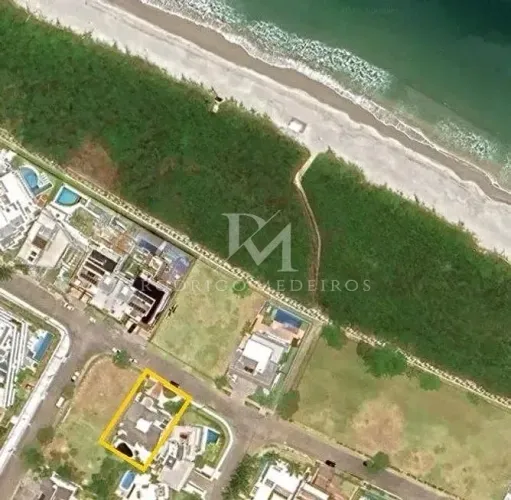 Casa com 4 suítes e vista para o mar em Jurerê Internacional