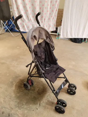 Carinho de bebê usado!