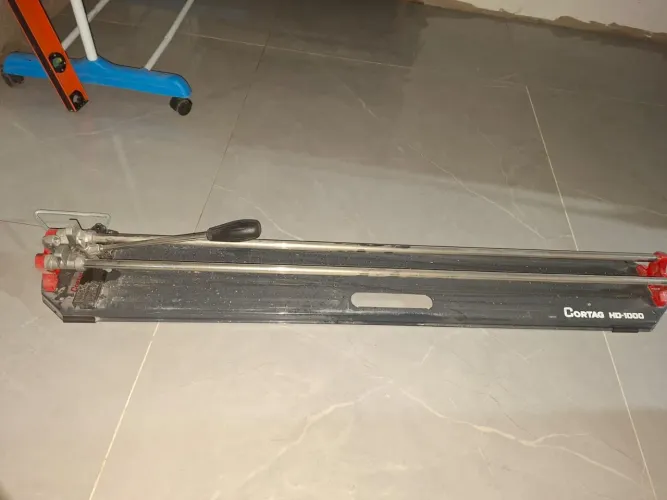 Cortador/riscadeira Manual de Pisos e Porcelanatos Cortag HD-1000