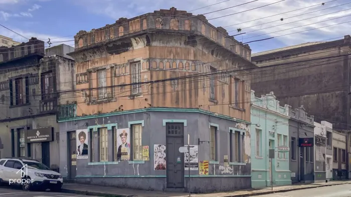 Prédio Comercial para venda na Tiradentes com Gonçalves Chaves - Pelotas/RS