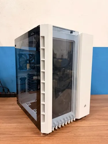 Gabinete gamer Corsair crystal 680x rgb 