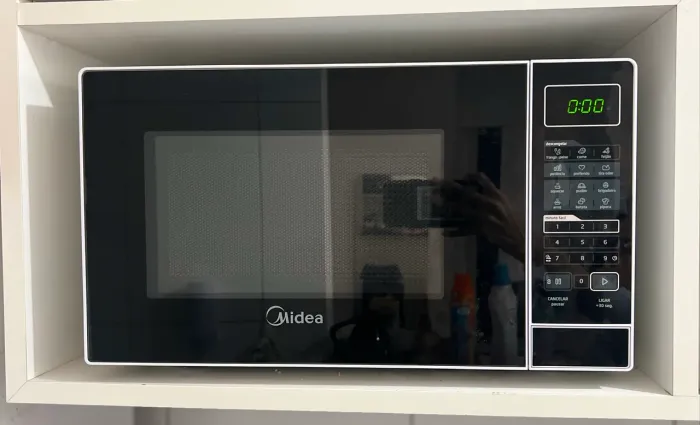 Microondas Midea 20L