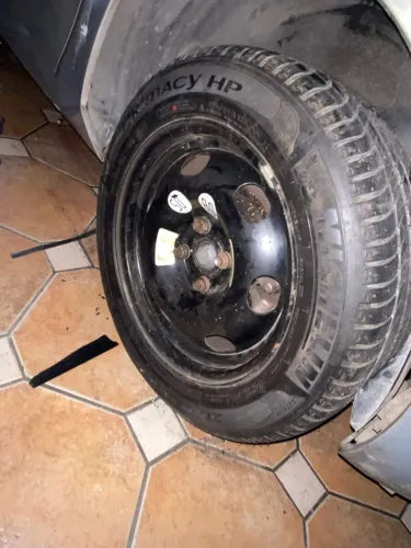 Pneu c4 Picasso e boas condições