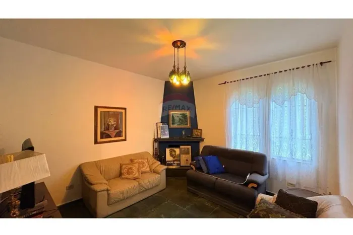 Chácara com 4 quartos sendo 2 suítes, amplo espaço com lindo jardim  Vale do Rio Cachoeira